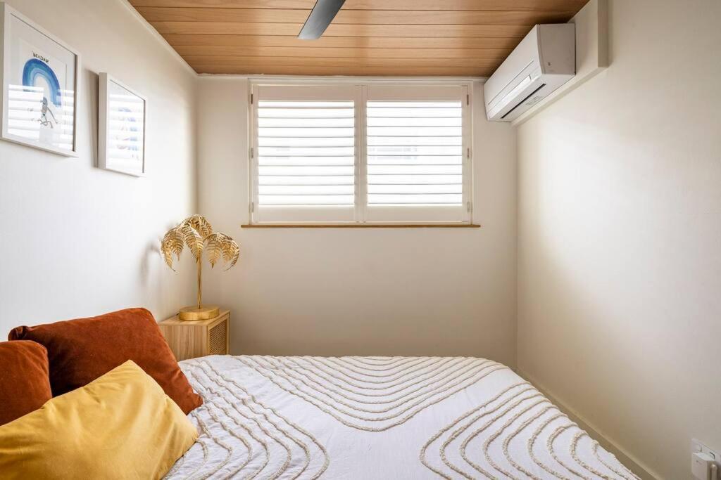 Апартаменты Chic Beachside Getaway 2Br 2Bath Fully Equipped Голд-Кост Экстерьер фото